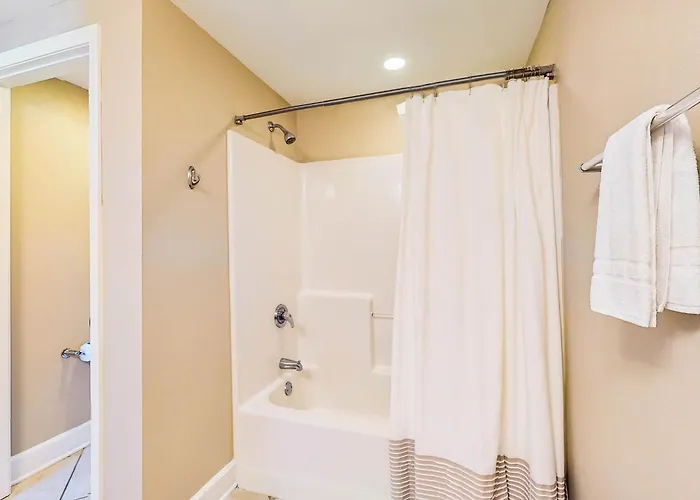 Gulf-view Retreat With Washer Dryer Ac Pool Sauna & Fitness Center Holiday home *